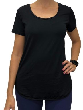 BLUSA FITNESS FEMININA COM DETALHE NAS COSTAS PRETA