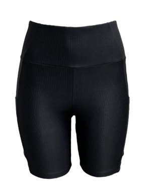 Bermuda feminina com bolsos laterais e o cós largo anatômico Lyon preta